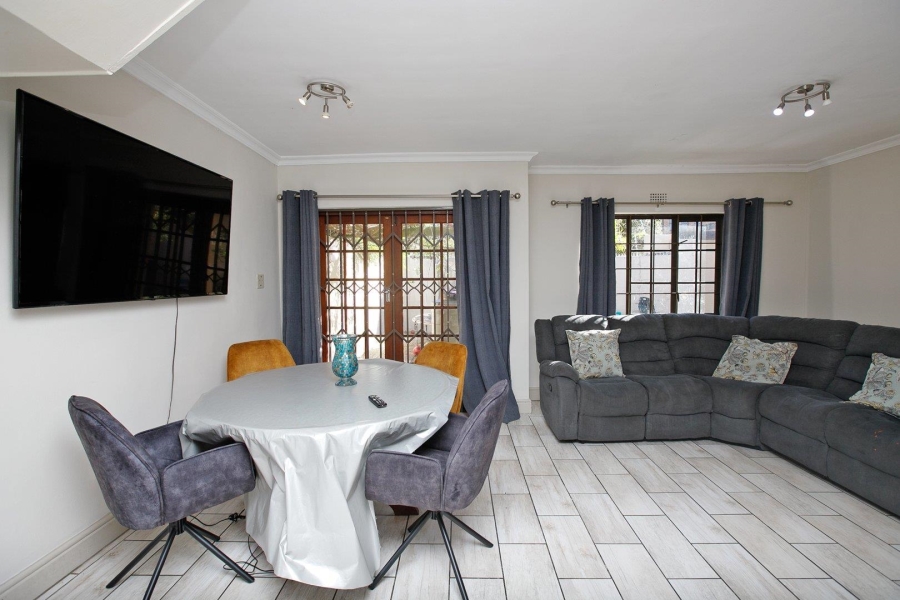 5 Bedroom Property for Sale in Claremont Western Cape